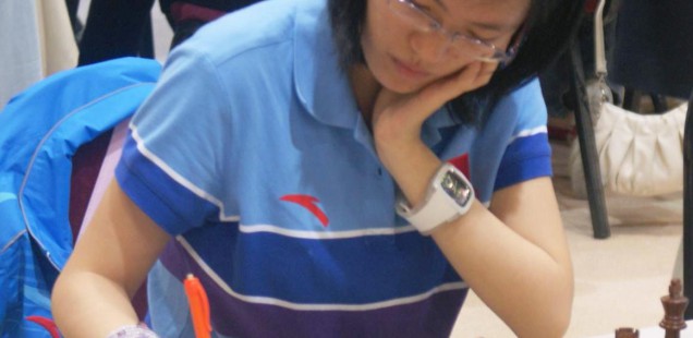 Who will play against Hou Yifan?